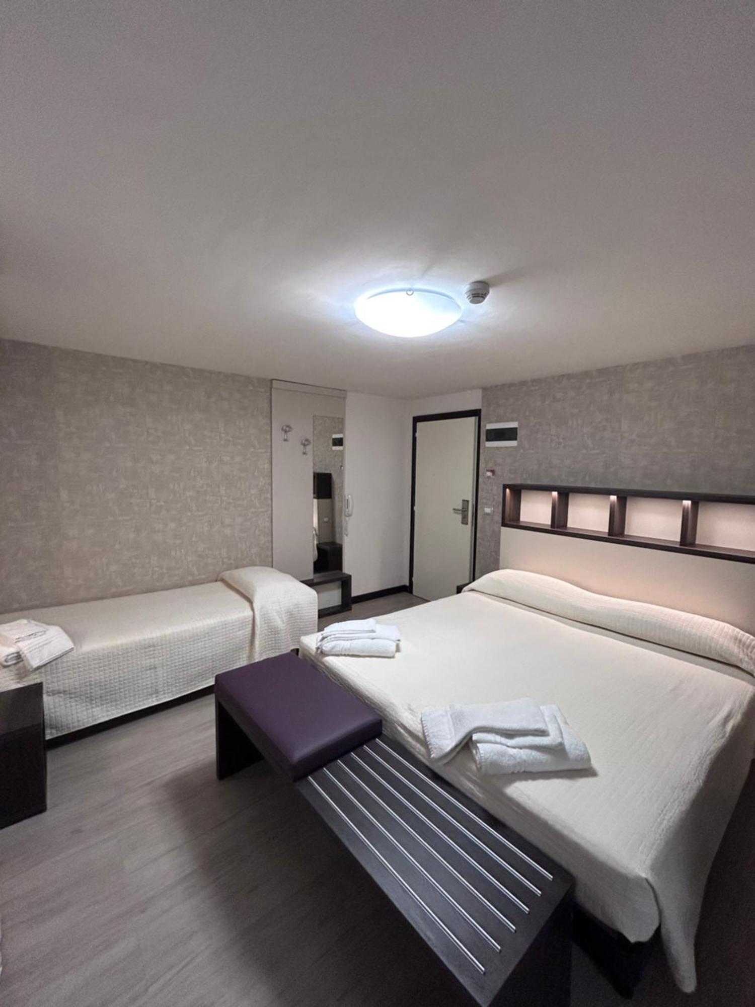 Hotel Letizia Rimini Buitenkant foto