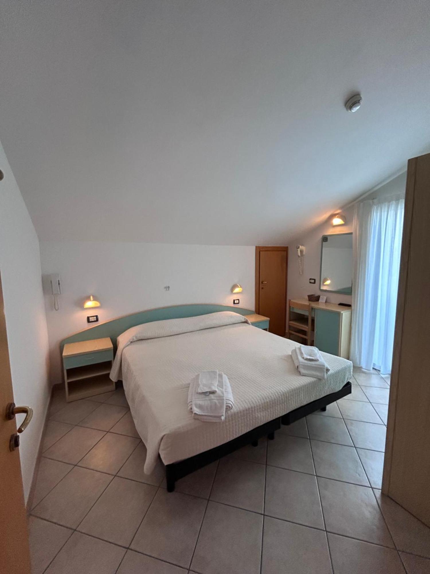 Hotel Letizia Rimini Buitenkant foto