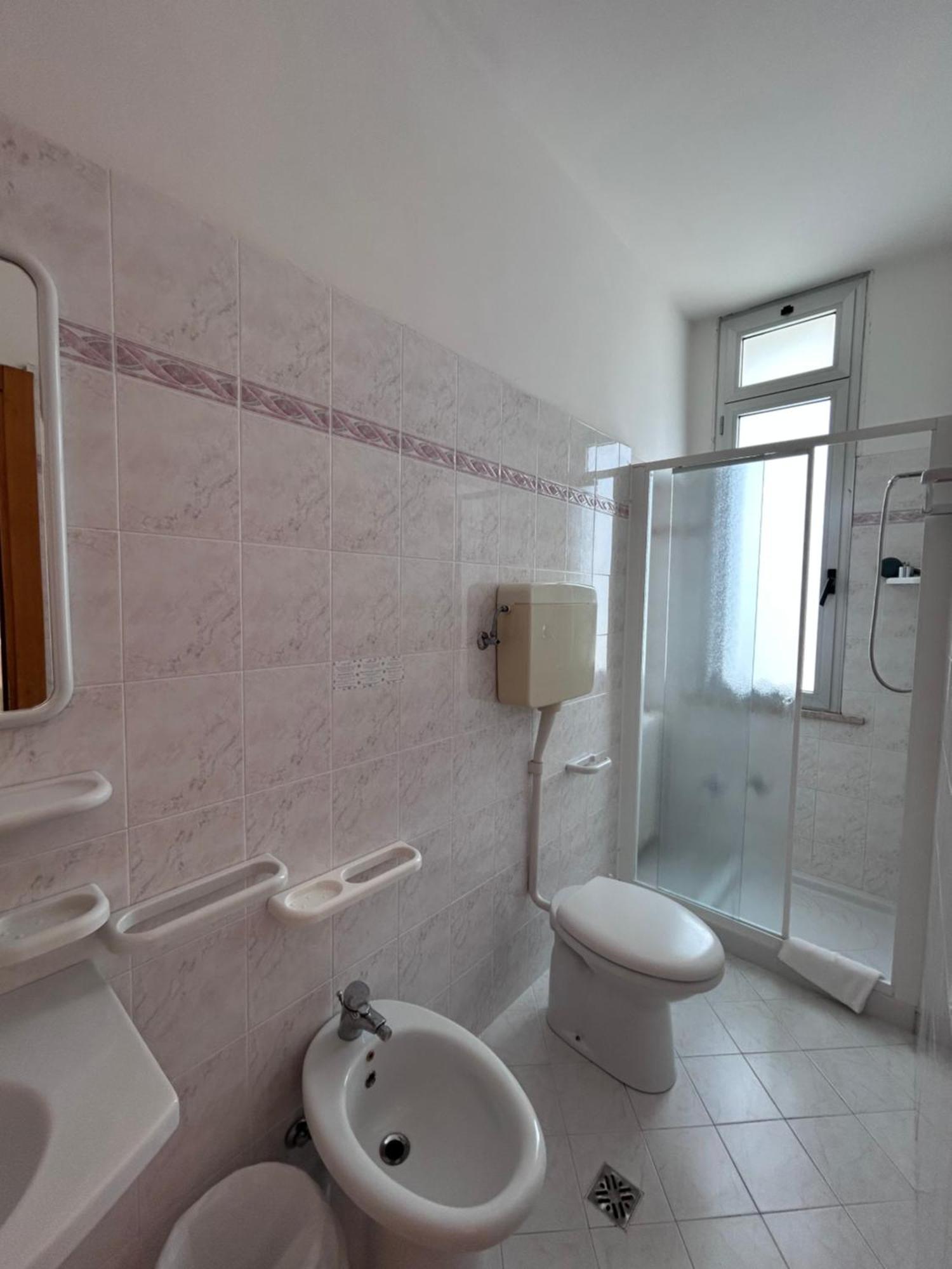 Hotel Letizia Rimini Buitenkant foto