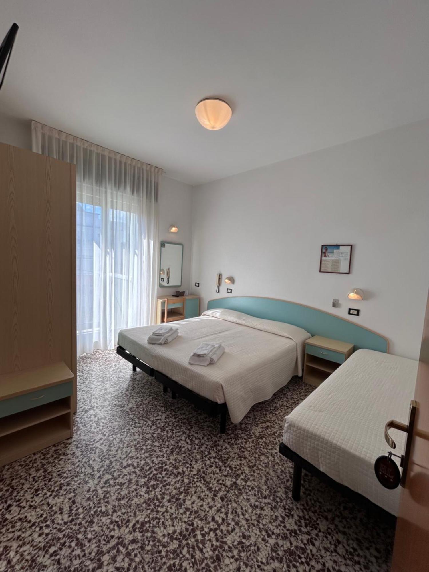 Hotel Letizia Rimini Buitenkant foto